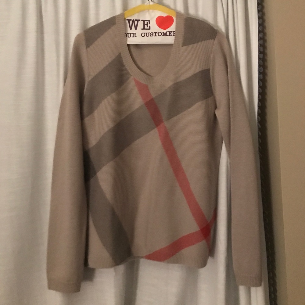 Burberry sweater Size medium